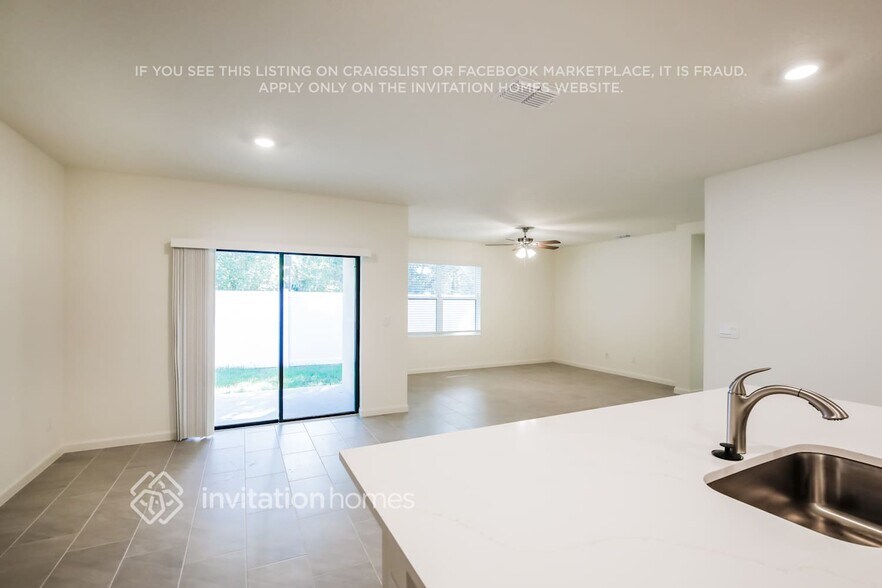 Building Photo - 493 Seaspray Dr