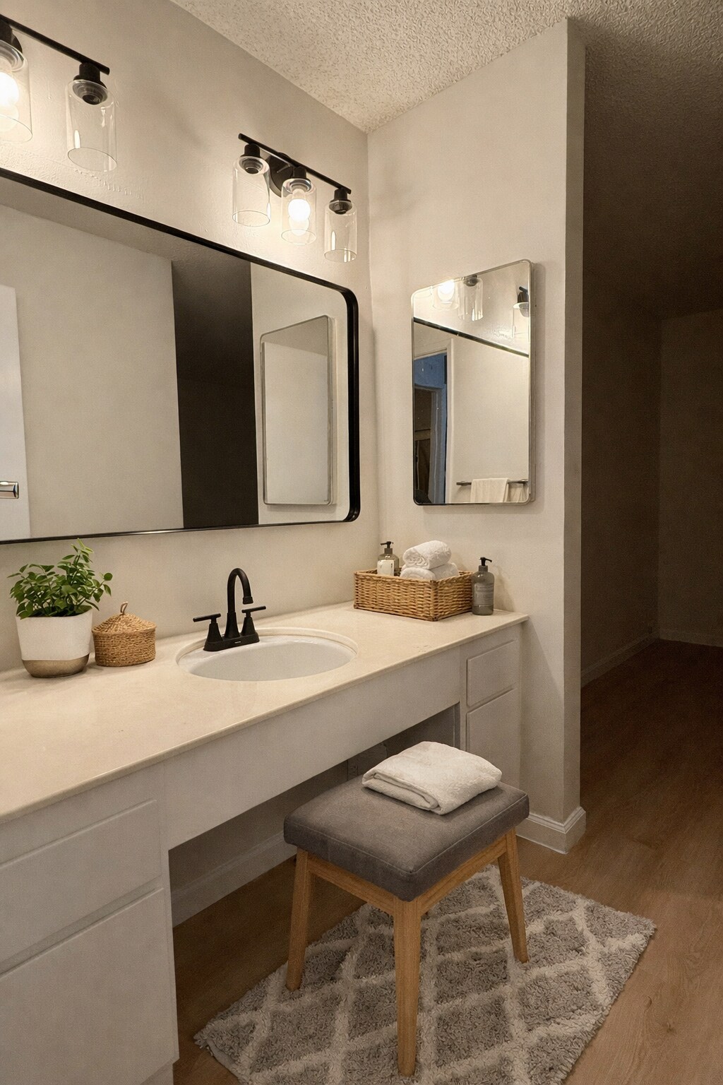 Building Photo - 796 Woodside Ln E