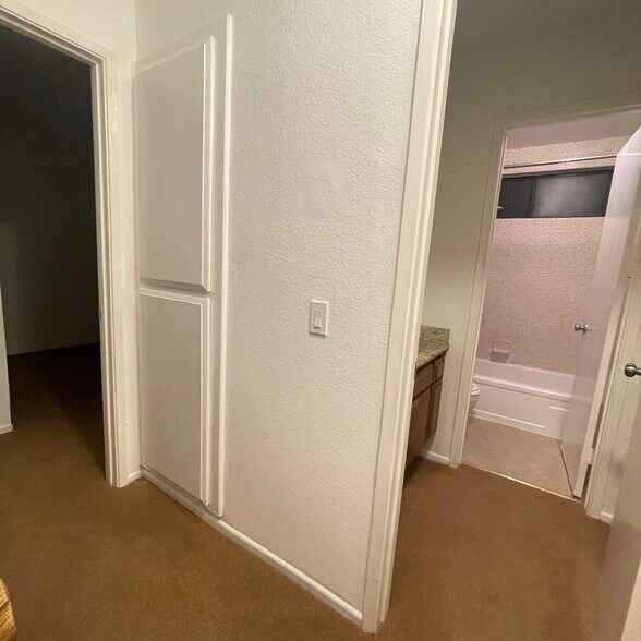 upstairs hall/bath - 28817 Conejo View Dr