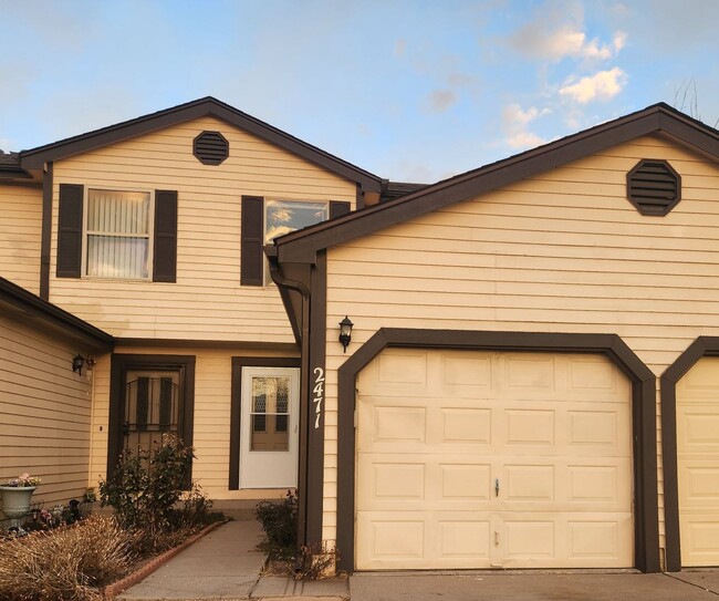 Building Photo - 2 Bedroom Townhome in Lexington Village