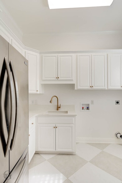 Building Photo - 316 Autumn Ridge Dr