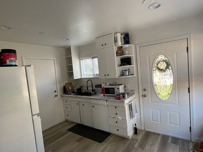 Kitchen 2 - 1909 55th St