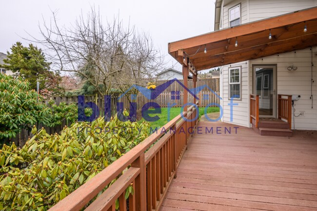 Building Photo - 11025 SE Flavel St