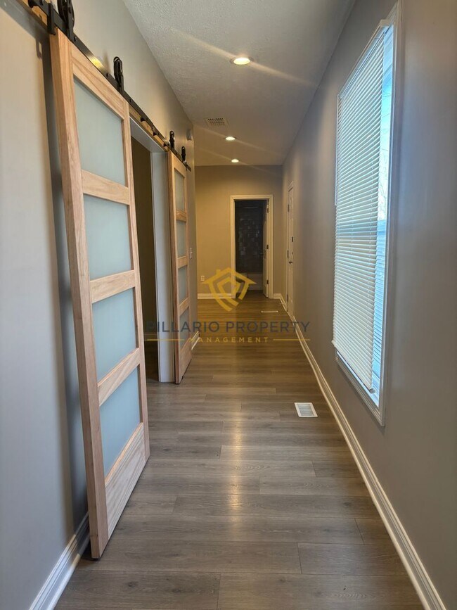 Building Photo - 1518-1520 Kennington St