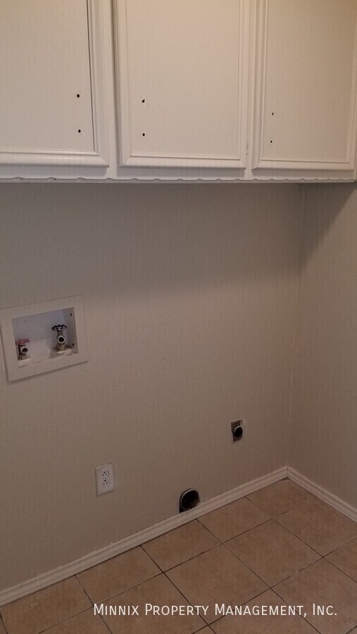 Building Photo - 8207 Memphis Ave