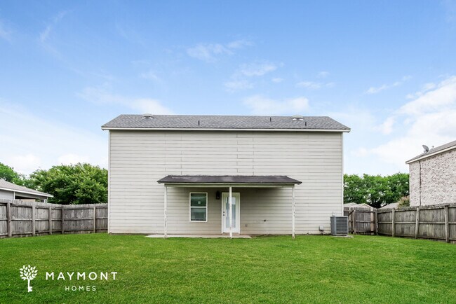 Building Photo - 3 Bedroom on Bermuda Lakes Drive