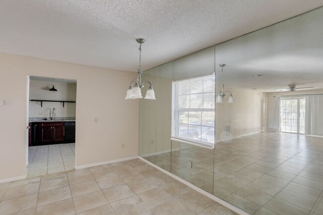 Building Photo - 7206 Olympia Ct