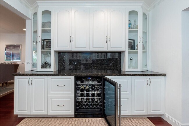 Building Photo - 6134 SW 28th St