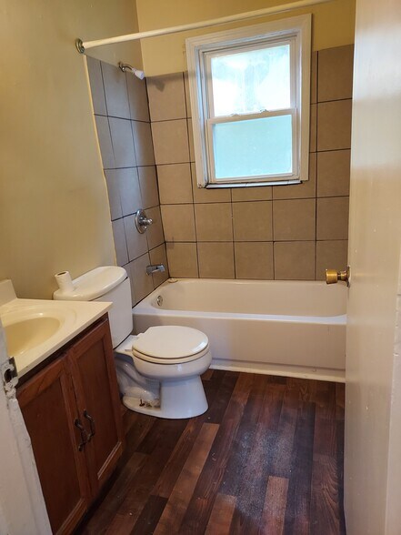 Bathroom - 4848 Brenda Dr