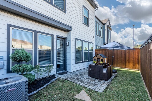 Building Photo - 968 Ford Pines Ln