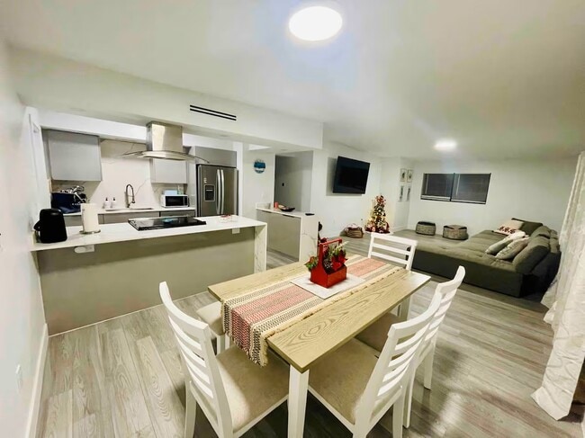 Building Photo - 237 2nd Rd