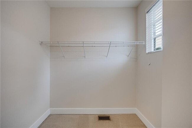 Building Photo - 733 Taylor Ct