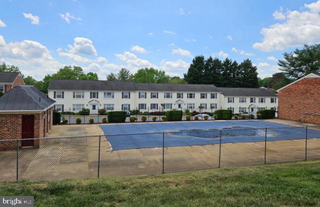 Building Photo - 2417 Barracks Pl