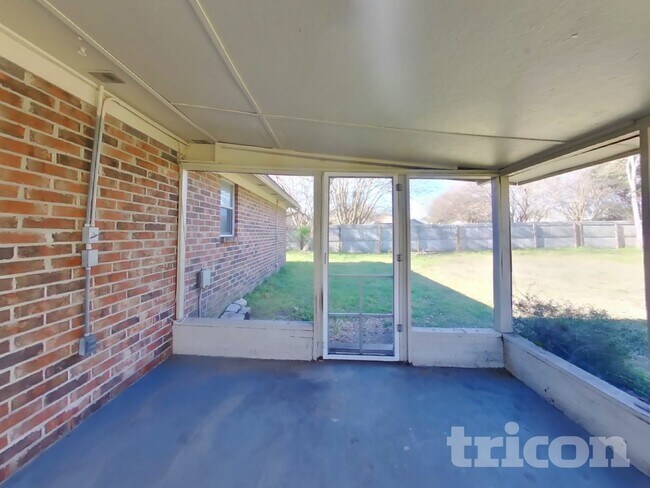 Building Photo - 2388 Kirkwall St