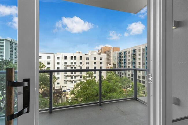Building Photo - 260 S Osceola Ave