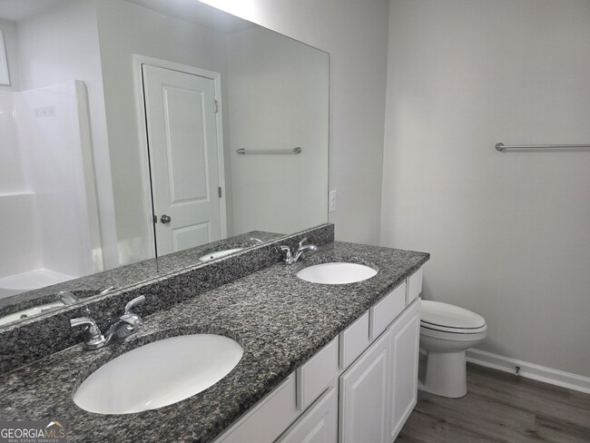 Building Photo - 27 Blackberry Cir