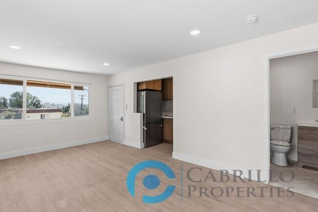 Building Photo - 407 Idaho Ave