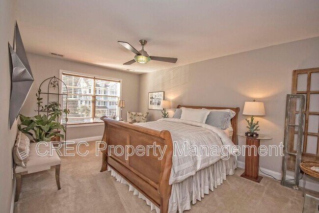 Building Photo - 3639 Bagley Dr