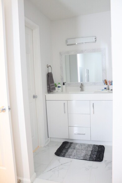 Bathroom - 9553 Battery Heights Blvd