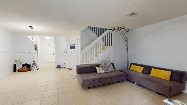 Building Photo - 4714 SW 13th Ct
