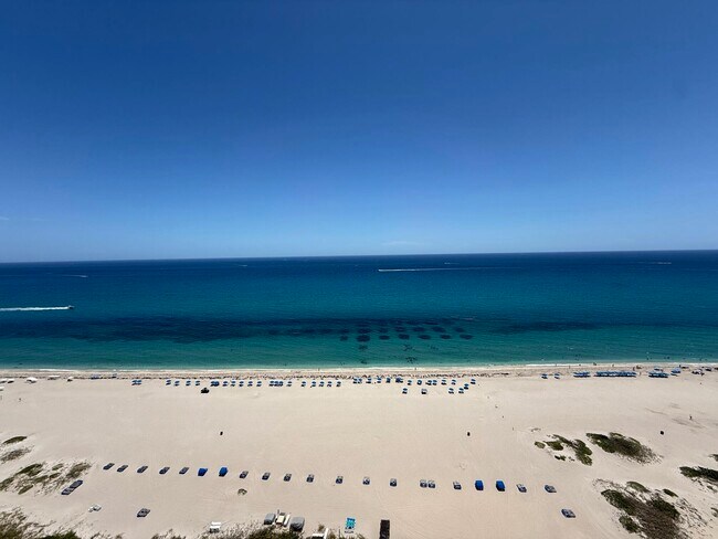 Primary Photo - 2800 N Ocean Dr