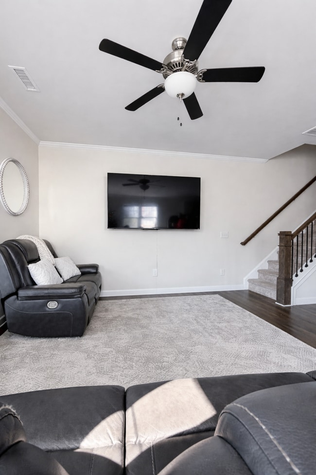 Building Photo - *END UNIT ROLESVILLE TOWNHOME*
