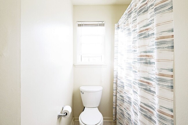 Building Photo - Pet-Friendly Duplex Near NGIC/DIA/NGA, CHO Airport, & Hollymead Town Center