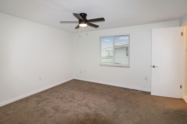 Building Photo - Circlewood Annual Condo for Rent