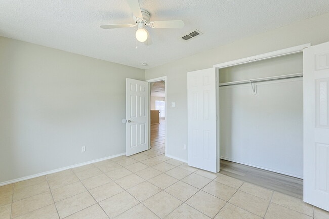 Building Photo - "Spacious 3-Bedroom Haven with 2 Full Baths – 1,592 Sq Ft with Lawn Care Included!"