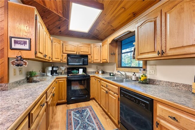 Building Photo - 172 Shady Trail