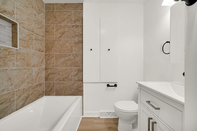 Building Photo - 3 Bedroom 1 Bathroom House for Rent!