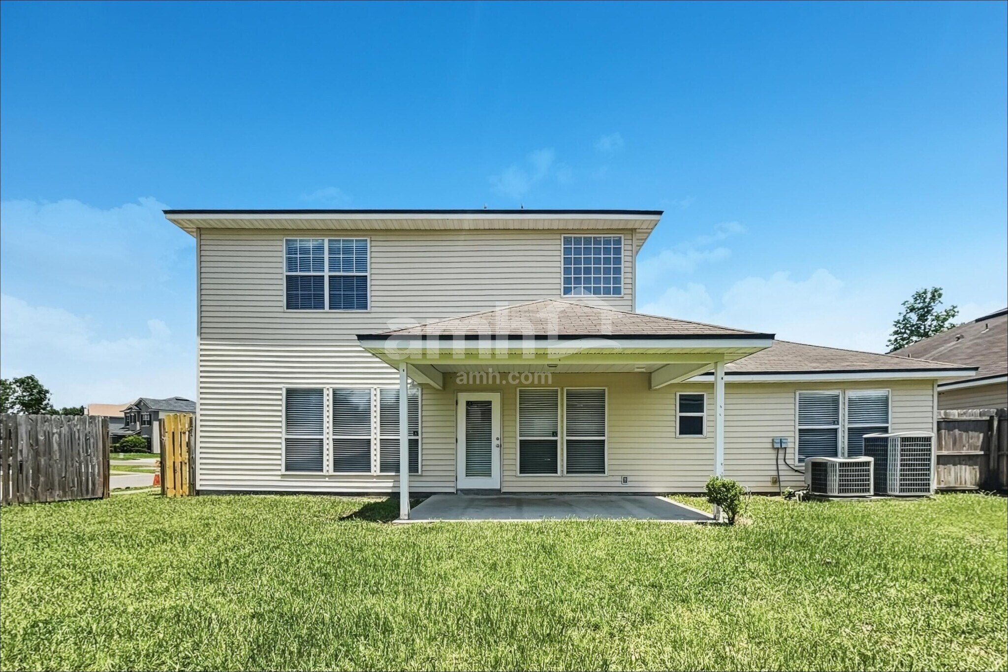Building Photo - 9243 Prosperity Lake Dr