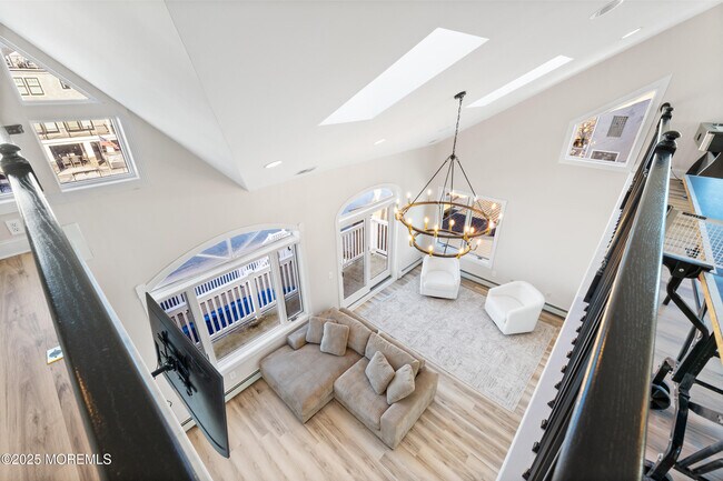 Building Photo - 3456 E Thistle Ave