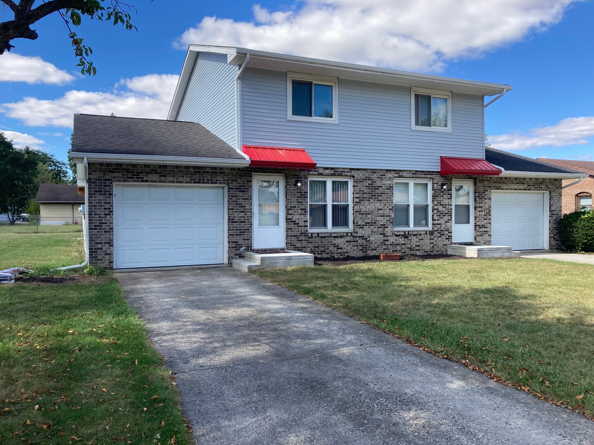 Building Photo - 2141 Aspen Dr