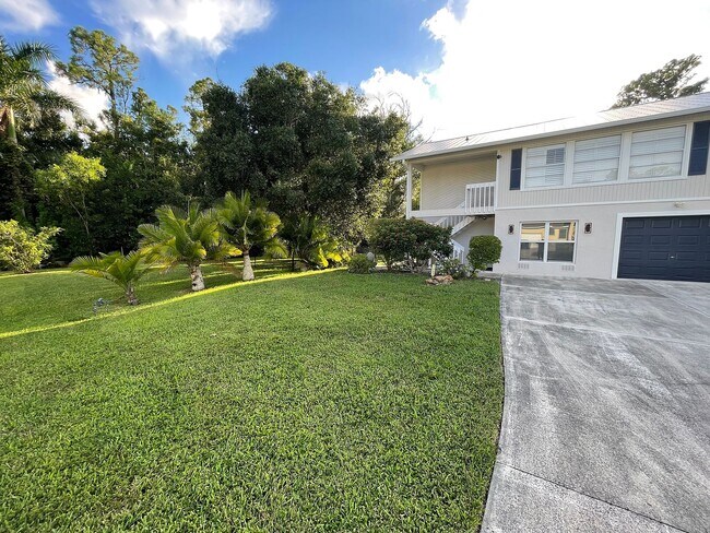 Building Photo - 1337 Center Ln