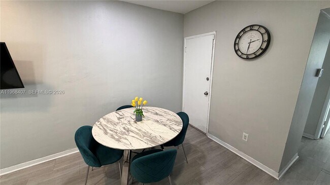 Building Photo - 10000 E Bay Harbor Dr