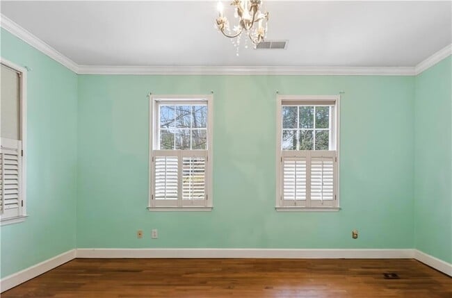 Building Photo - 430 W Wesley Rd NW