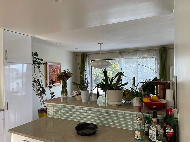 Building Photo - "Charming 4-Bedroom Home with 2 Baths in the Heart of San Francisco!"