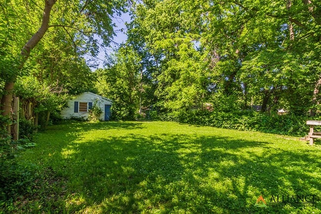 Building Photo - Detached Two Stall Garage!