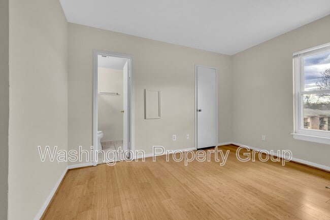 Building Photo - 2200 Castle Rock Square