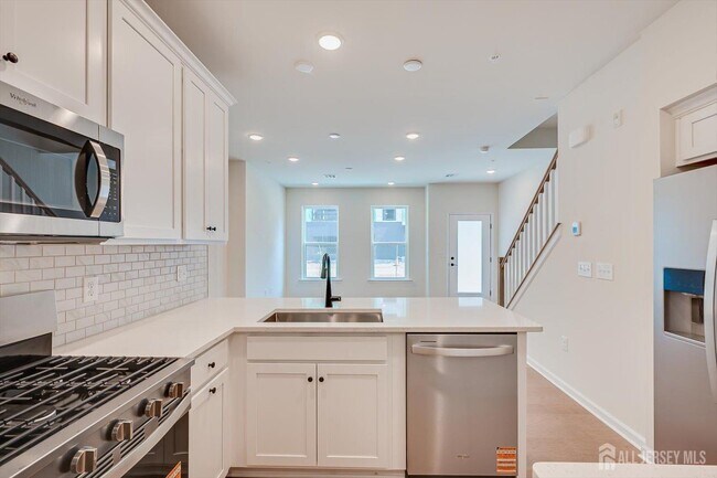 Building Photo - 317 Sadie Cir