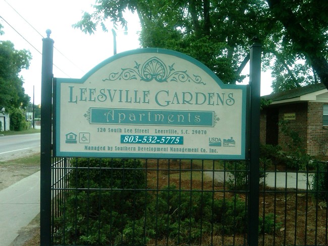 Signage - Leesville Gardens