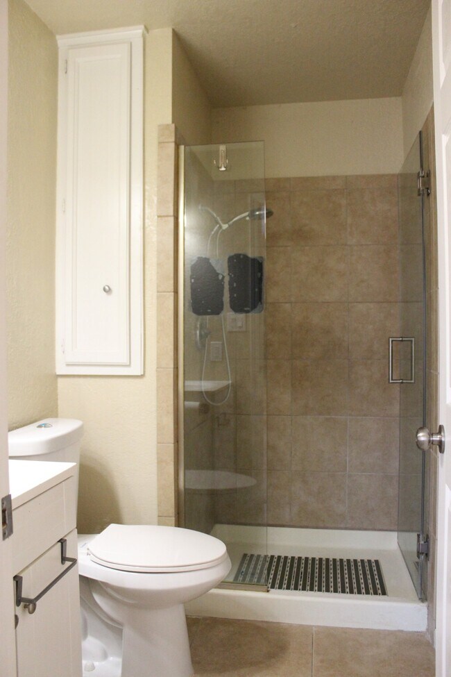 Building Photo - 9100 Castlebar Way