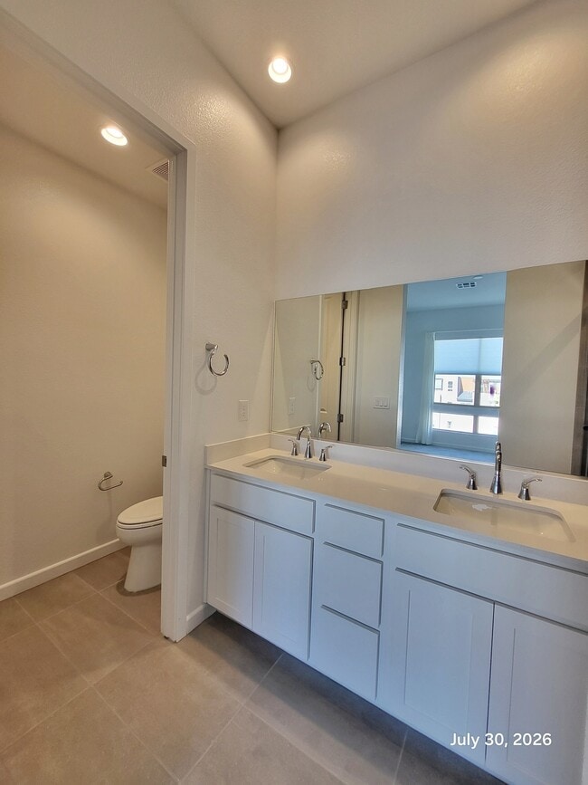 Building Photo - 643 Fortis Creek St