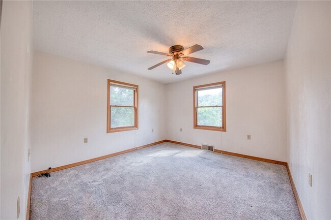 Building Photo - 4465 Mt Troy Rd Ext