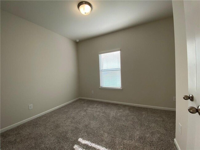 Building Photo - 234 Wells Cir