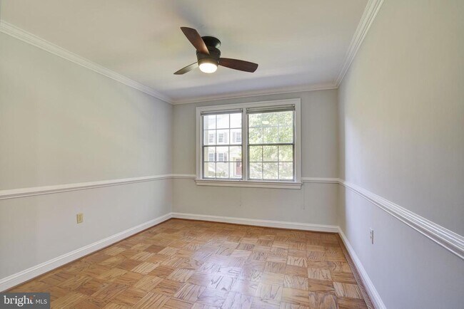 Building Photo - 6622 Boulevard View