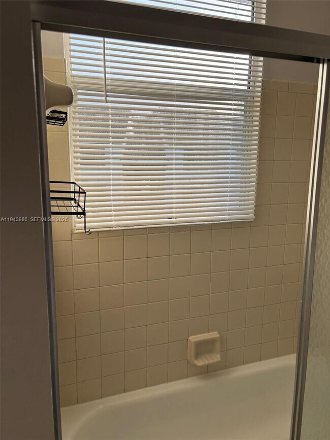 Building Photo - 901 Lyons Rd