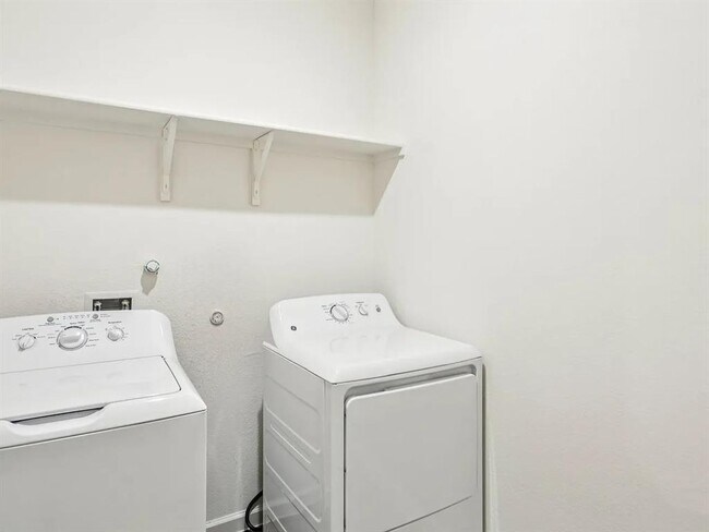 Building Photo - 152 Mullen Wy