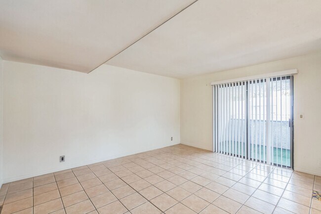 Building Photo - 5301 E Waverly Dr